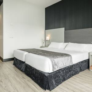 Corporate single room Hotel ILUNION Atrium Madrid